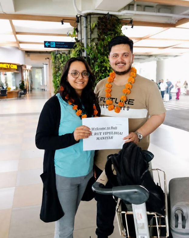 Traveller send-off at airport